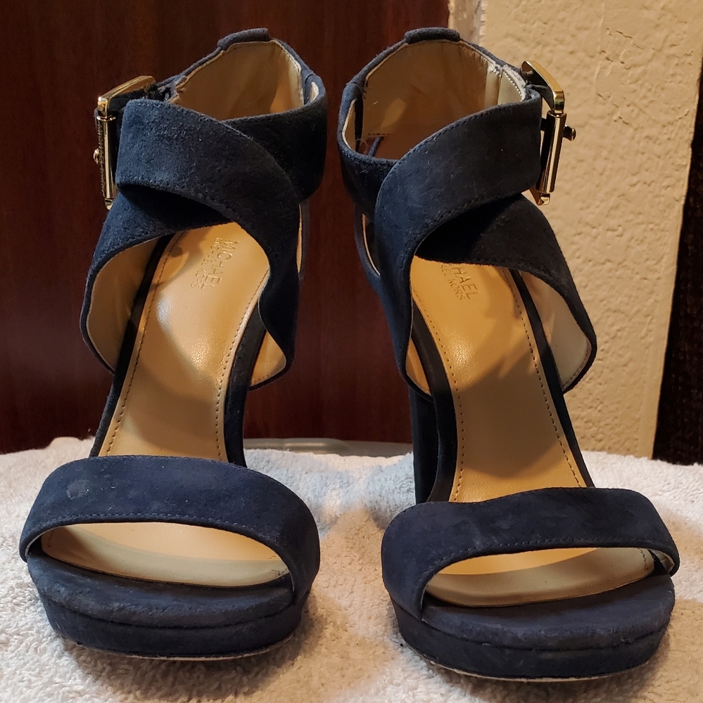 Open-toe high heels